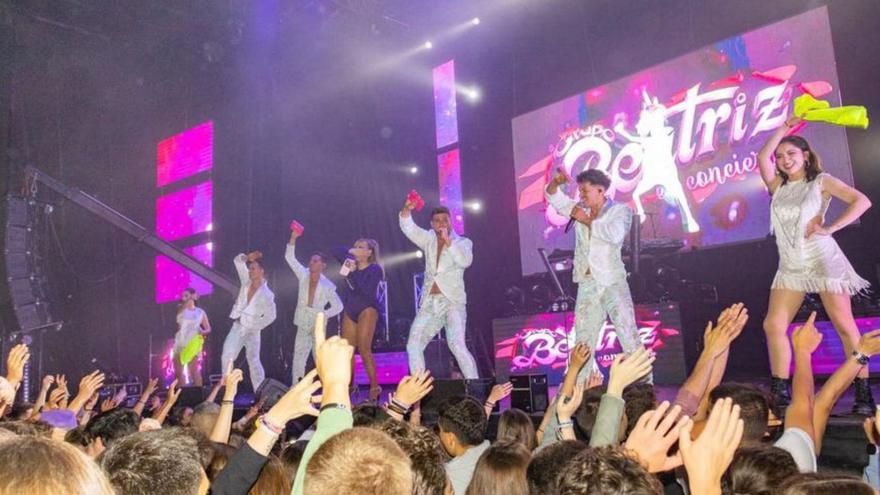 &quot;Tekila&quot; y el Grupo &quot;Beatriz&quot;, en las fiestas de La Pontona en Laviana