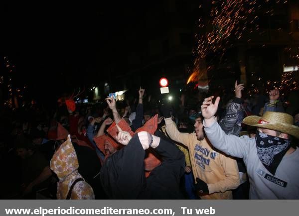 GALERÍA DE FOTOS - La ‘Nit màgica’ llena de pólvora y fuego la capital