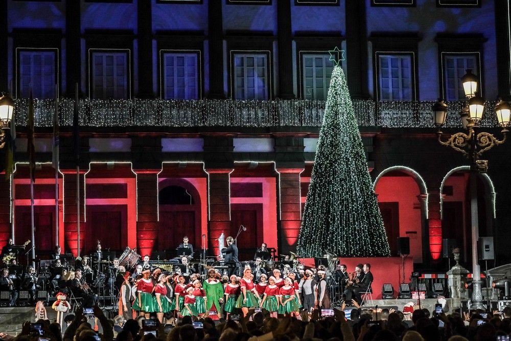 Encendido navideño en la Plaza de Santa Ana