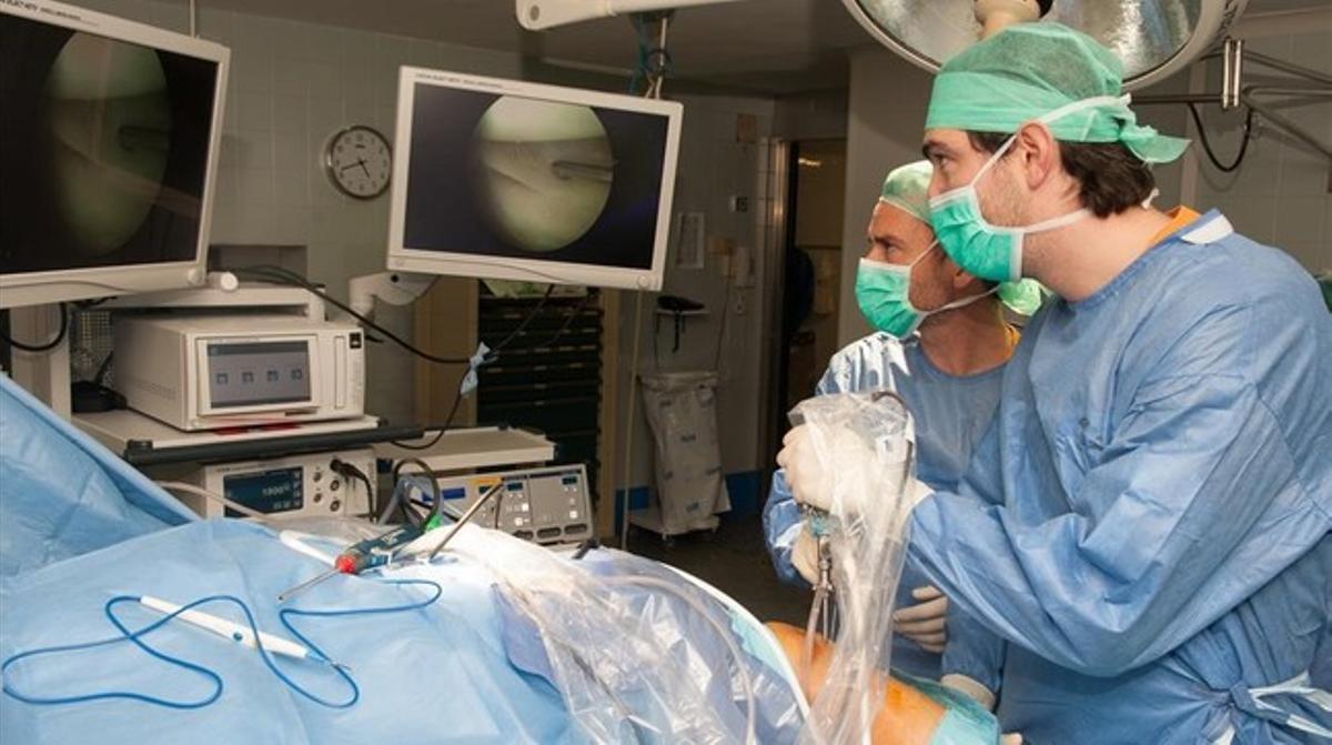 Intervención quirúrgica en un centro hospitalario de Barcelona.