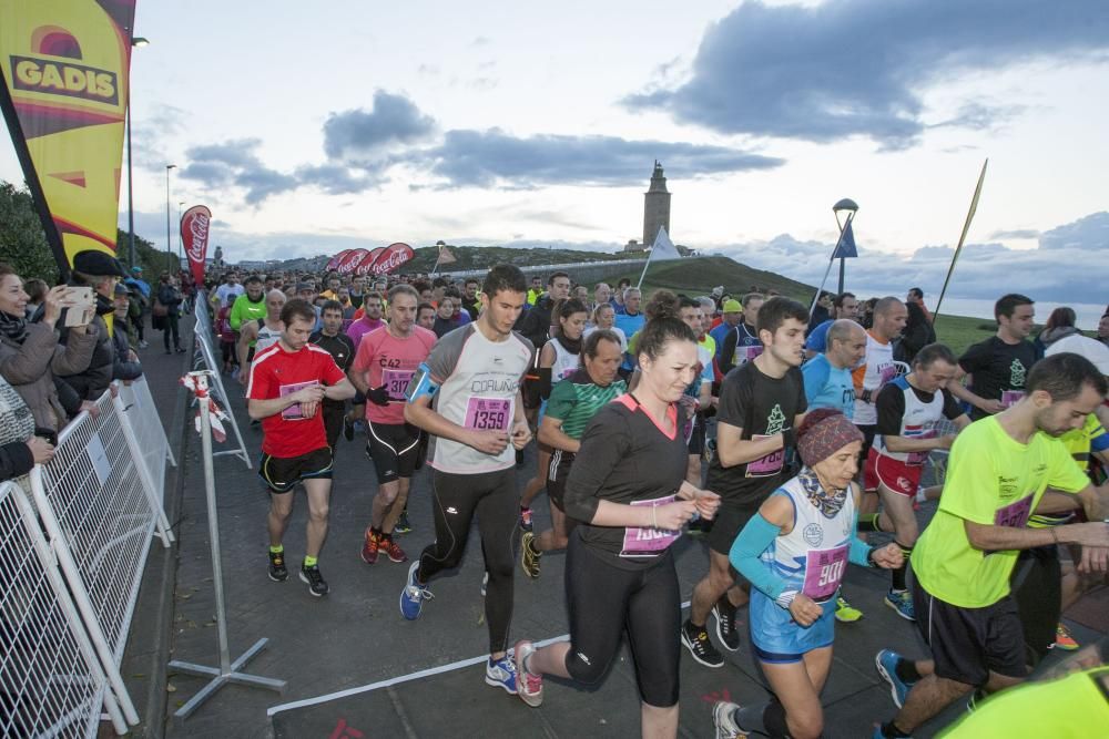 La carrera nocturna de la Torre de Hércules