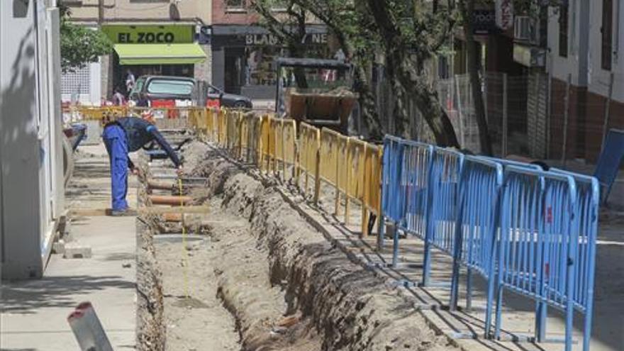 El ayuntamiento adjudica con una baja del 17% la renovación de la red de saneamiento en barrios