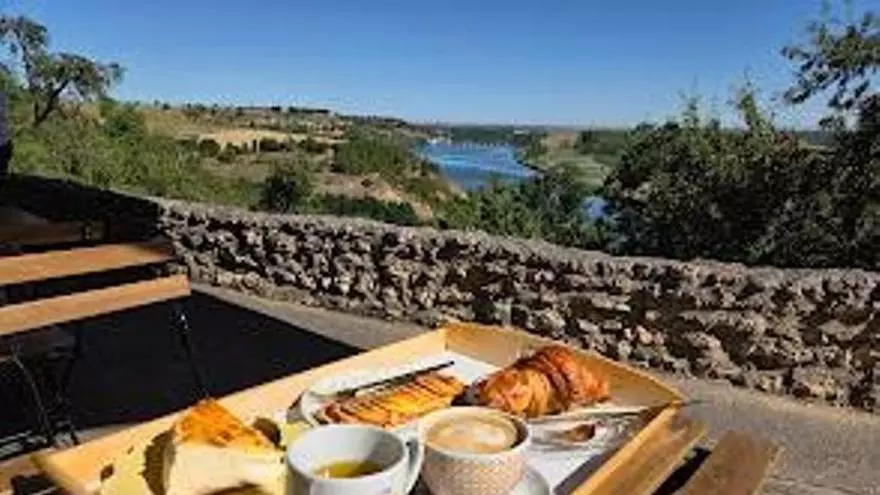 El rincón donde puedes tomar un café con vistas a uno de los paisajes más bonitos del Duero