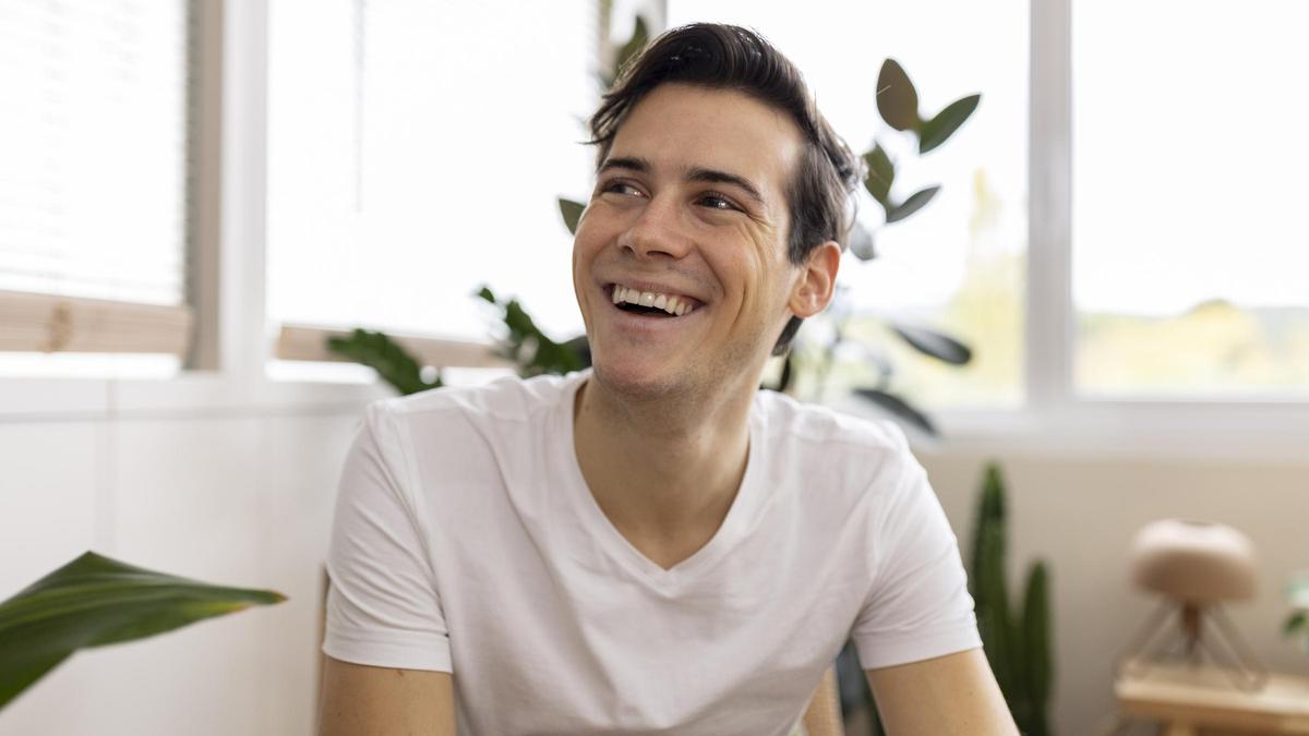 Hugo Boss rebaja a menos de 10 euros la camiseta más cómoda y versátil para el día a día