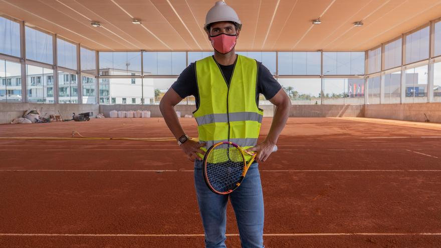 Nadal visita las obras de la ampliación de su Academia