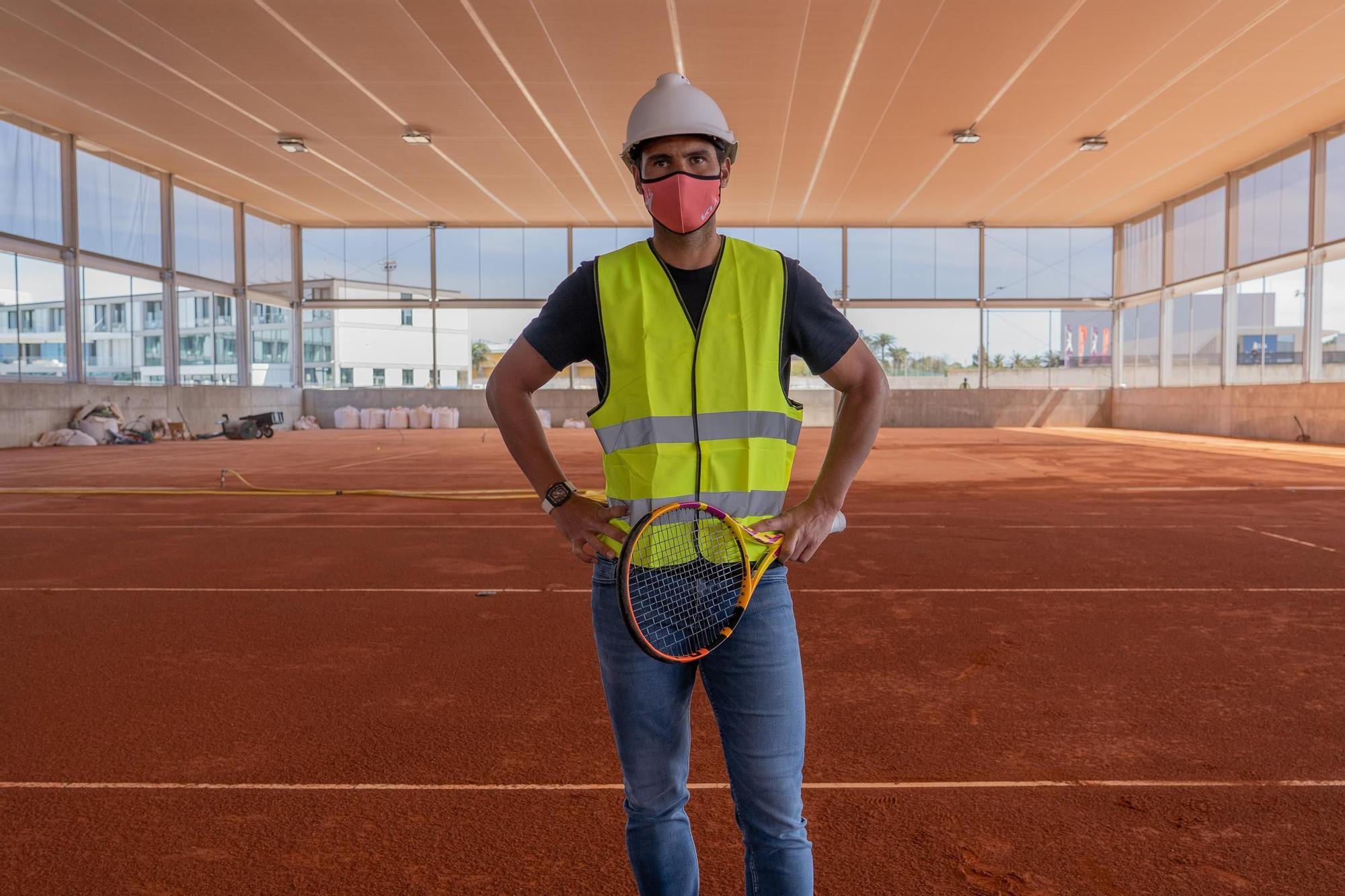 Nadal visita las obras de la ampliación de su Academia