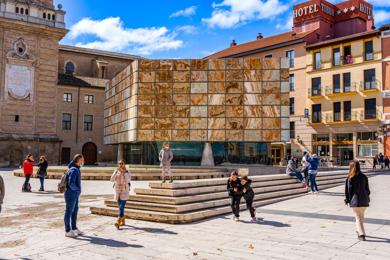 La entrada al Museo del Foro en la Plaza la Seo