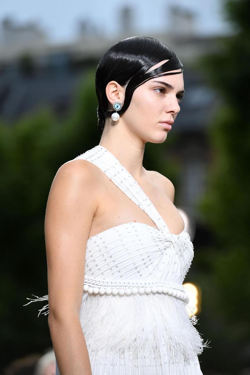 Kendall Jenner para Givenchy primavera/verano 2017 en la Semana de la moda masculina de París