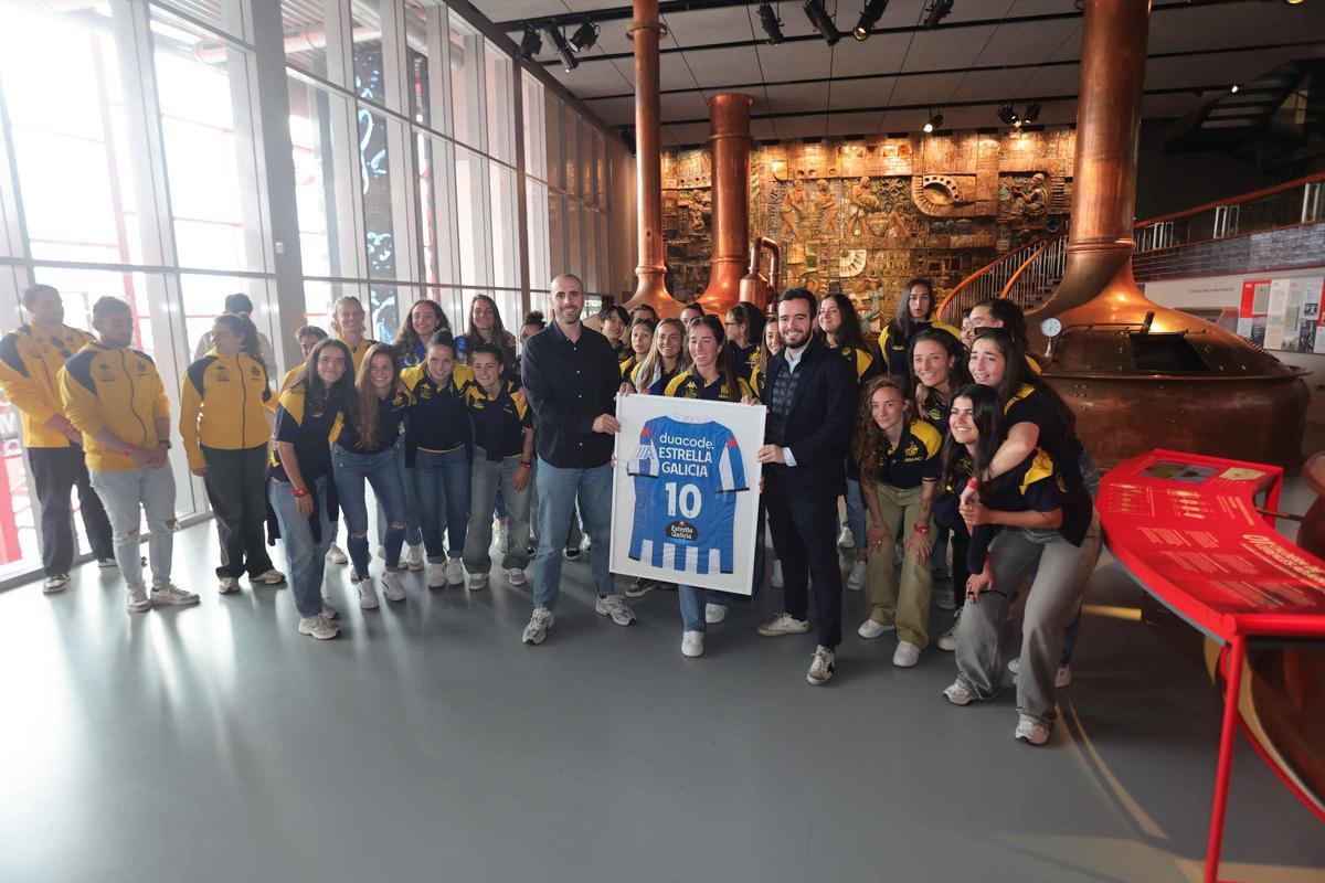 El Dépor Abanca celebra el ascenso en el Museo Estrella Galicia