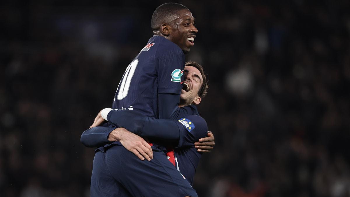 Fabián y Dembelé celebran un gol del PSG