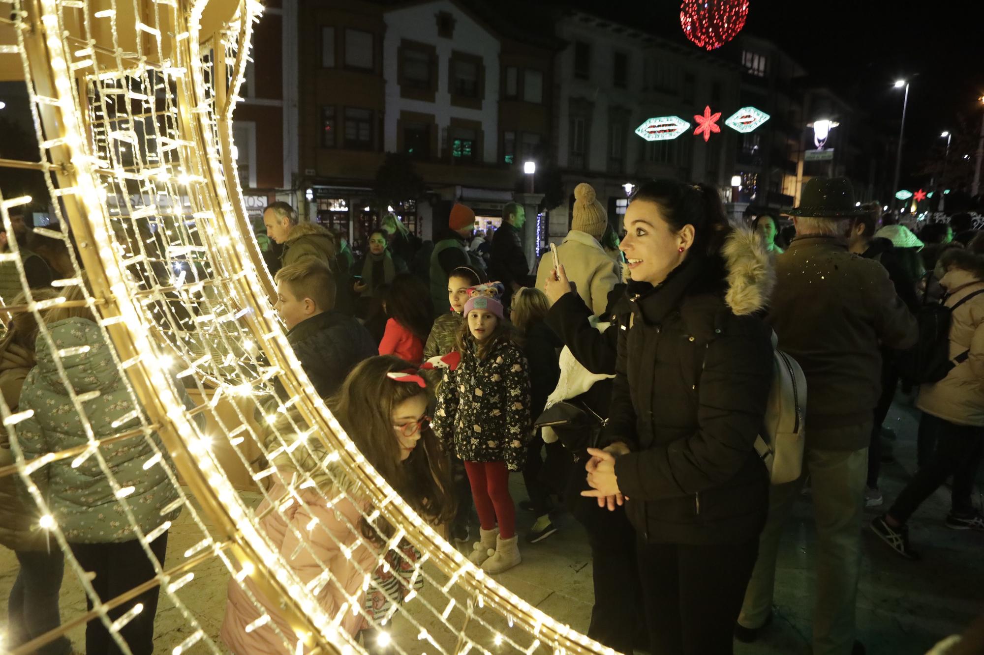 Así fue el encendido del alumbrado navideño en Villaviciosa