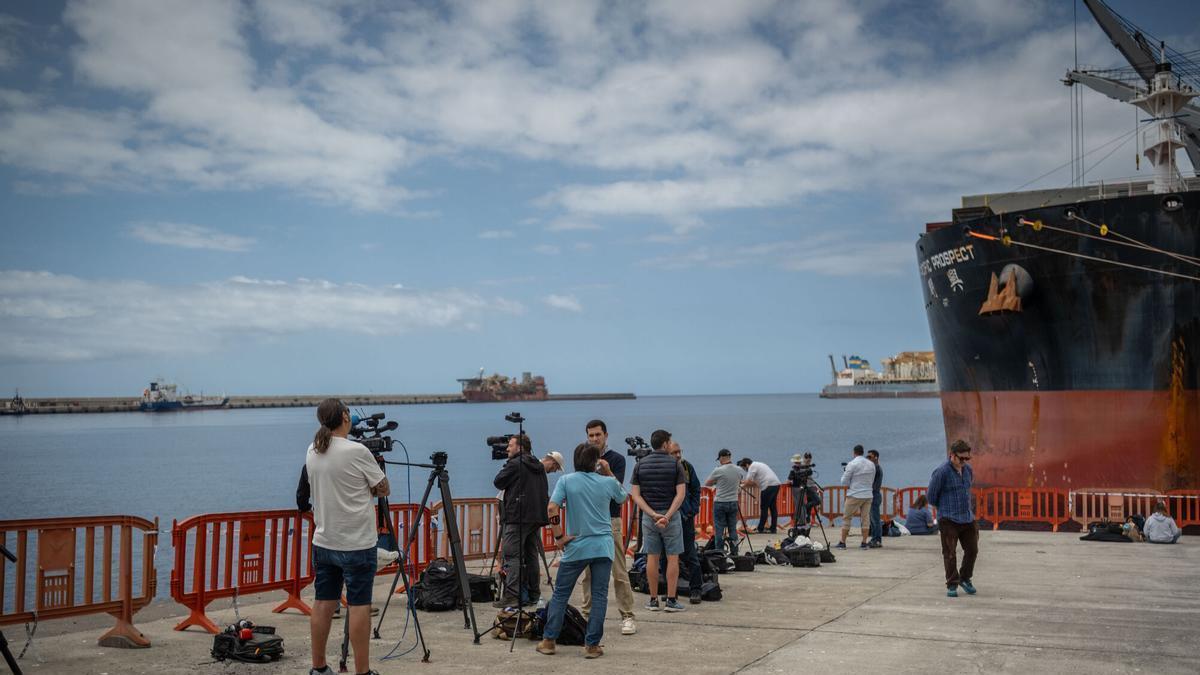 Señal en directo | El Puerto de Granadilla espera el desembarco del MV Hondius