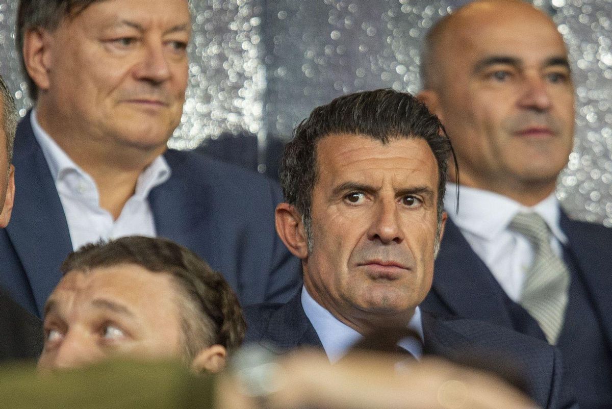 Crits de l’afició blaugrana contra Figo
