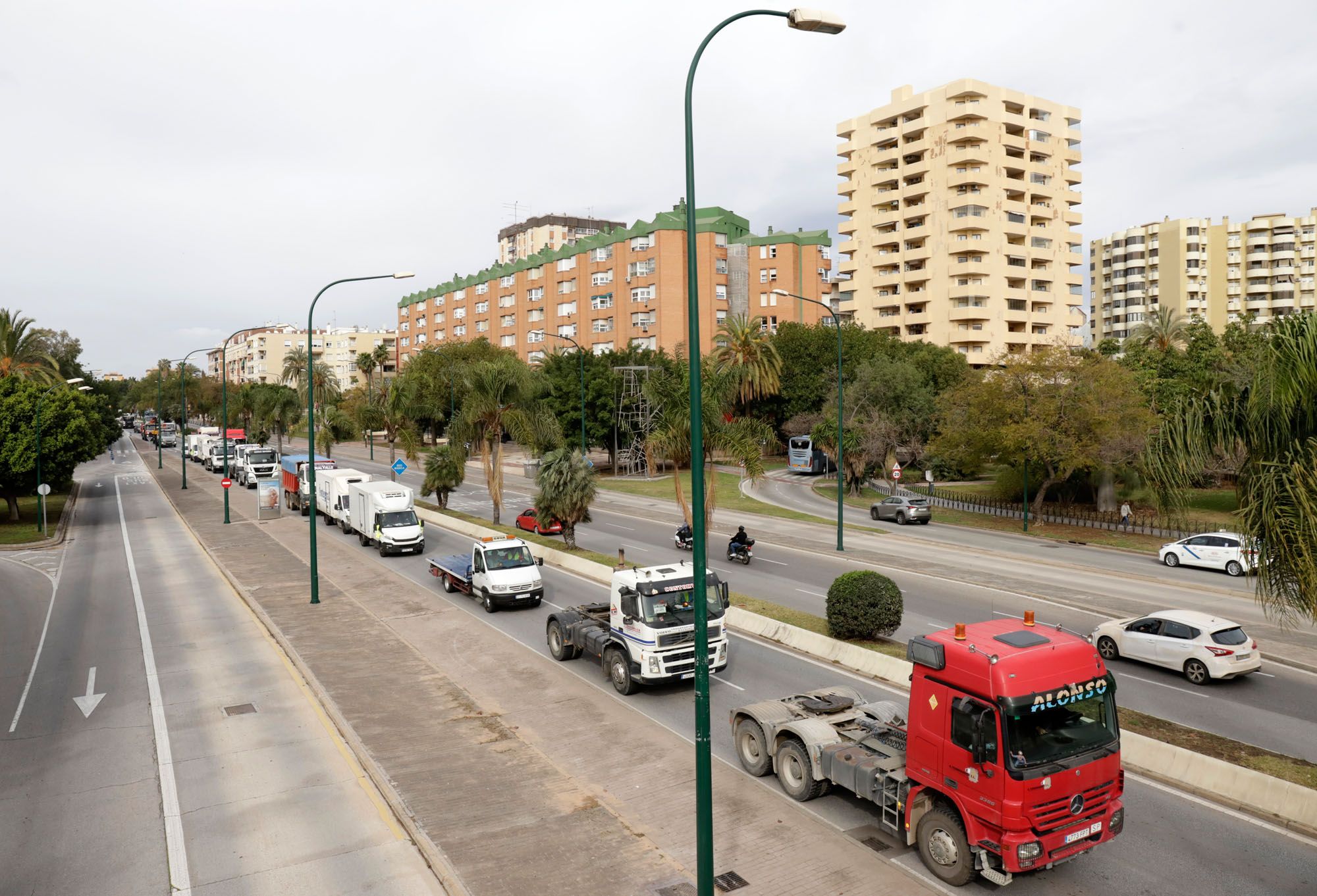 Protesta de los camioneros por el Centro de Málaga