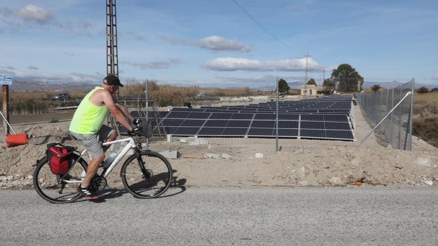 Elche rechaza los nueve recursos contra la suspensión de plantas solares