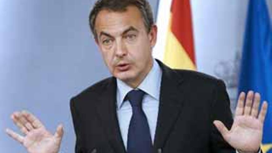 Zapatero critica la &quot;desproporcionada&quot; reacción de Israel
