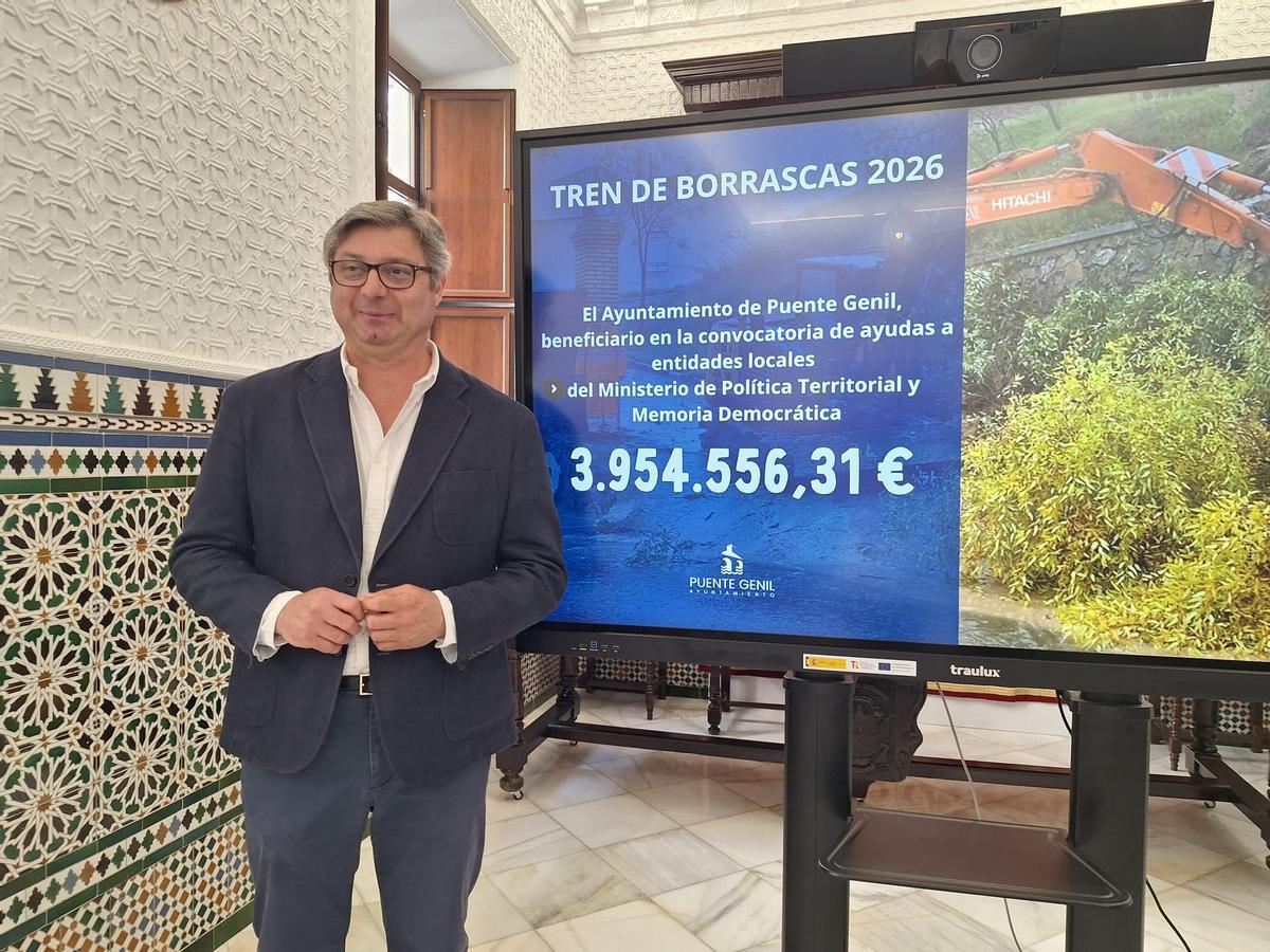 El alcalde de Puente Genil, Sergio Velasco, explica el destino de las ayudas para municipios afectados por las borrascas.
