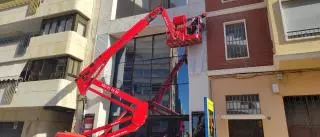 Burriana refuerza la fachada del teatro Payà para evitar desprendimientos de cascotes