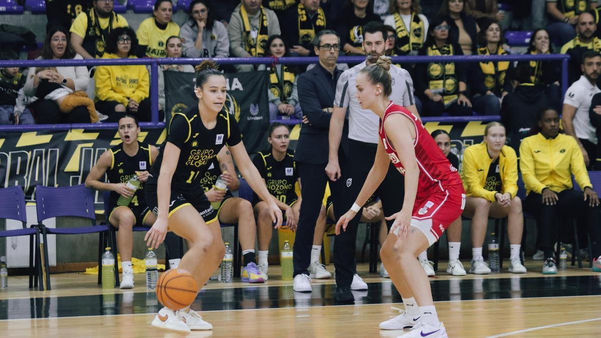 Lou López, del Hozono Global Jairis, durante el partido ante el Girona en el Fausto.