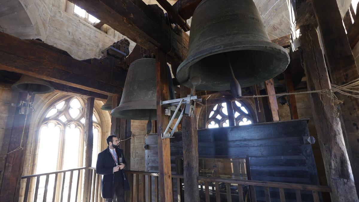 VÍDEO: Así han repicado las campanas de la Catedral de Oviedo tras la jura de la Constitución de la Princesa de Asturias