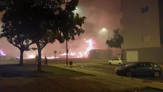 Alarma en Plasencia por un incendio junto al Palacio de Congresos: "Salimos en pijama con los niños en brazos"