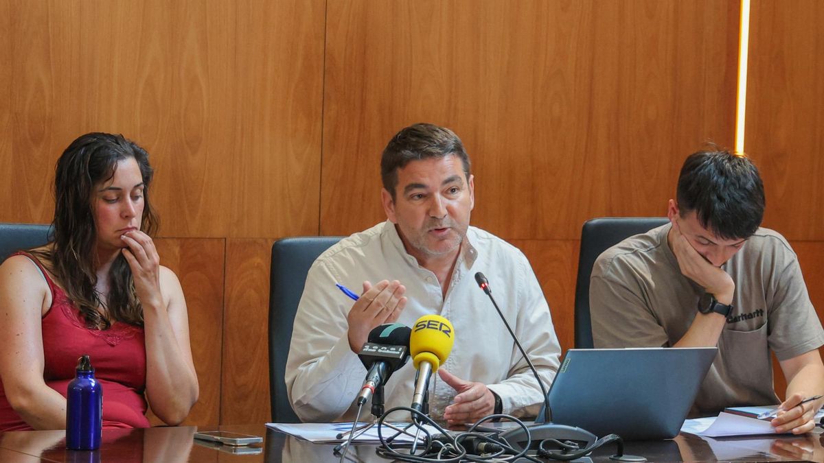 Ediles del BNG de A Illa durante un pleno.
