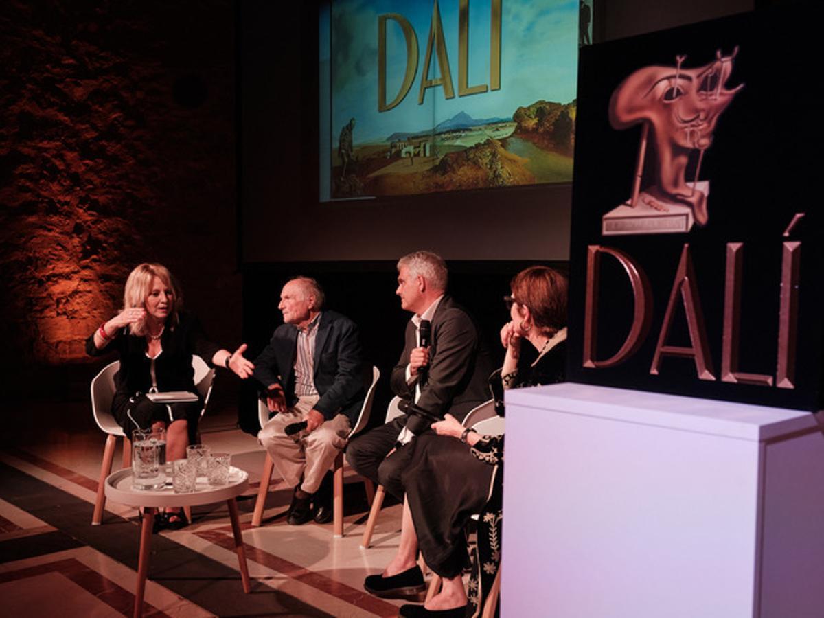 De izquierda a derecha, Sílvia Cóppulo (conductora de la mesa redonda), Antonio López, Artur Ramon y Montse Aguer