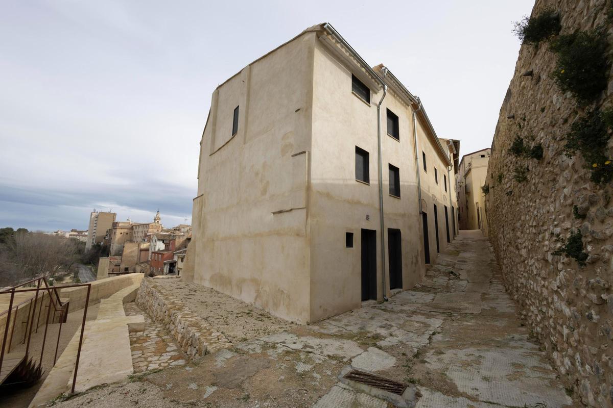 Las viviendas rehabilitadas se encuentran en la calle Muralla de Ontinyent.