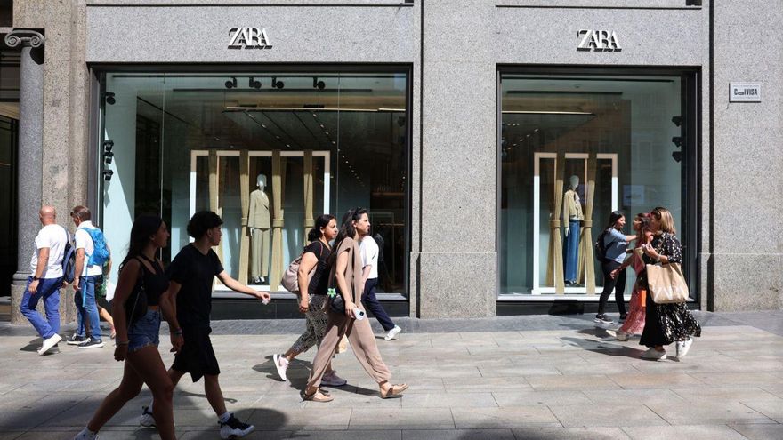 Fachada de una tienda de Zara en Madrid. | // MARTA FERNÁNDEZ JARA