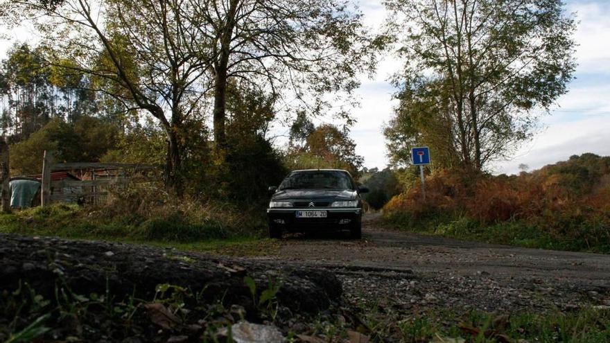 Los vecinos de Ables urgen arreglos en el camino al Rexidorio