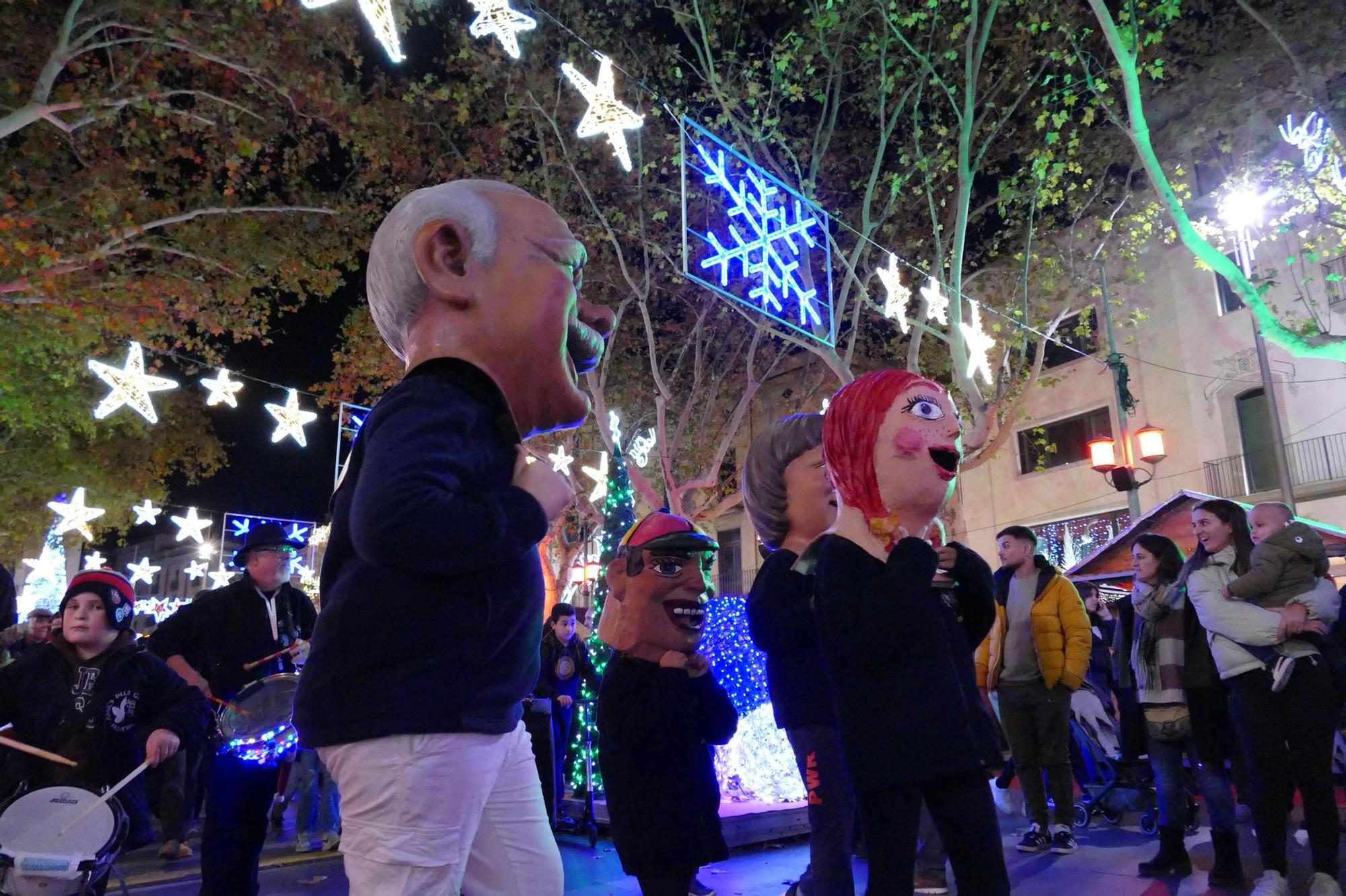 En Fumera, la Nadalina, el Tió i els capgrossos coincideixen al centre de Figueres