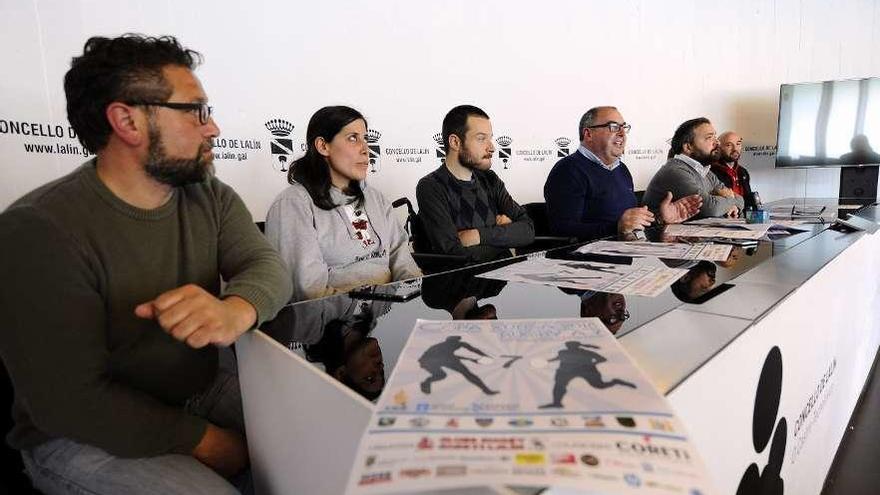 Un instante de la presentación del torneo autonómico, ayer, en el consistorio lalinense. // Bernabé/Javier Lalín