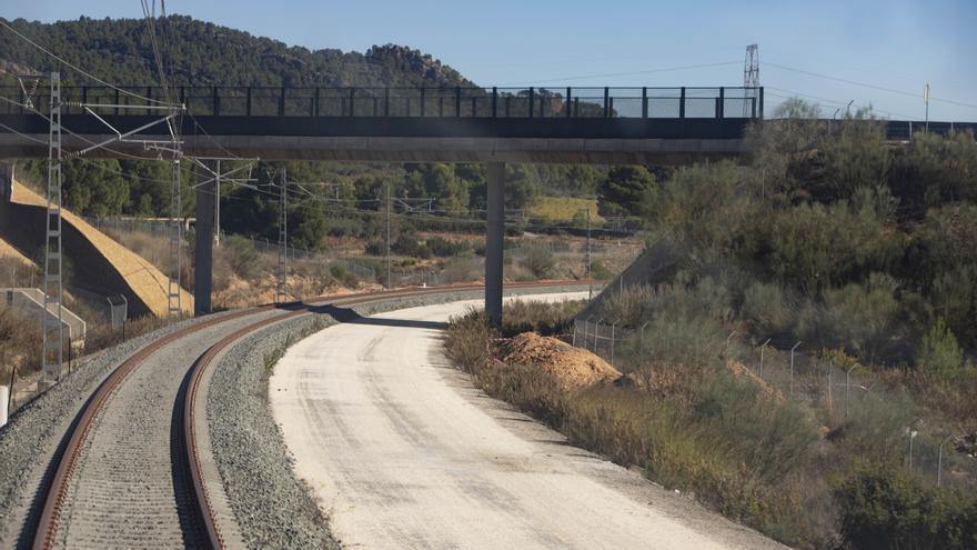 La segunda vía del Corredor Mediterráneo entre València y Castelló entrará en funcionamiento antes de fin de año