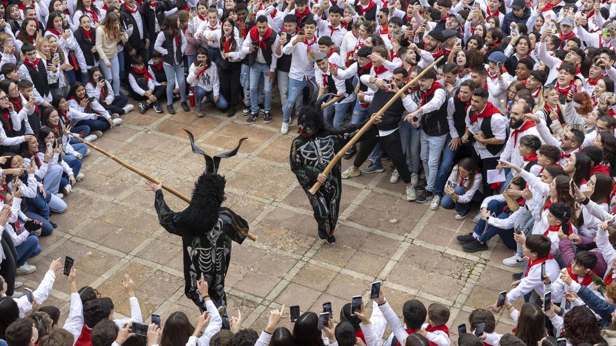 Bald tanzen die Teufel wieder inselweit. Hier in Artà 2025.