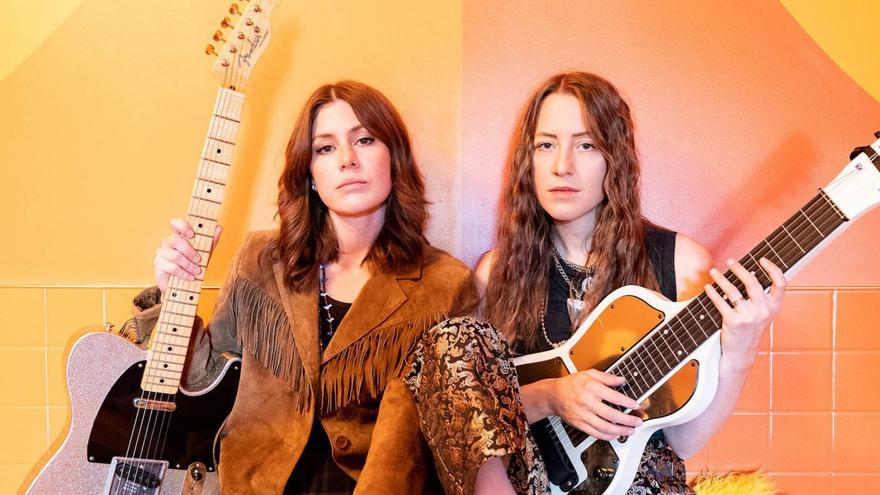 Rebecca y Megan Lovell, hermanas y al frente de Larkin Poe, estarán esta tarde en Murcia.