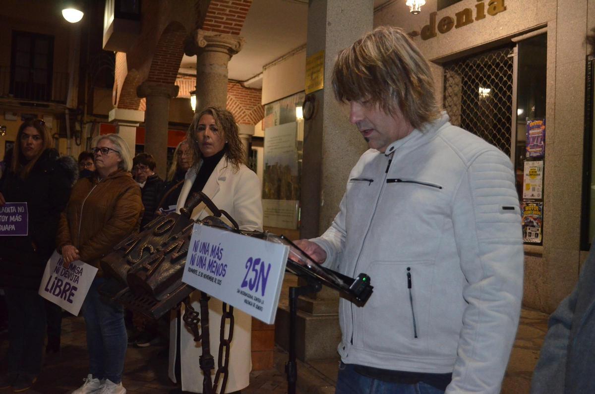 Concentración contra la violencia machista en Benavente.