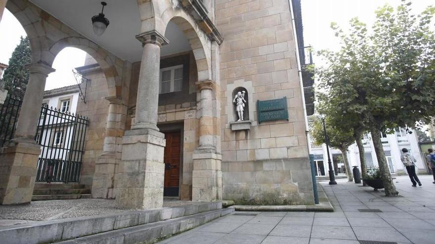 Exterior del colegio de San Nicolás de Bari.