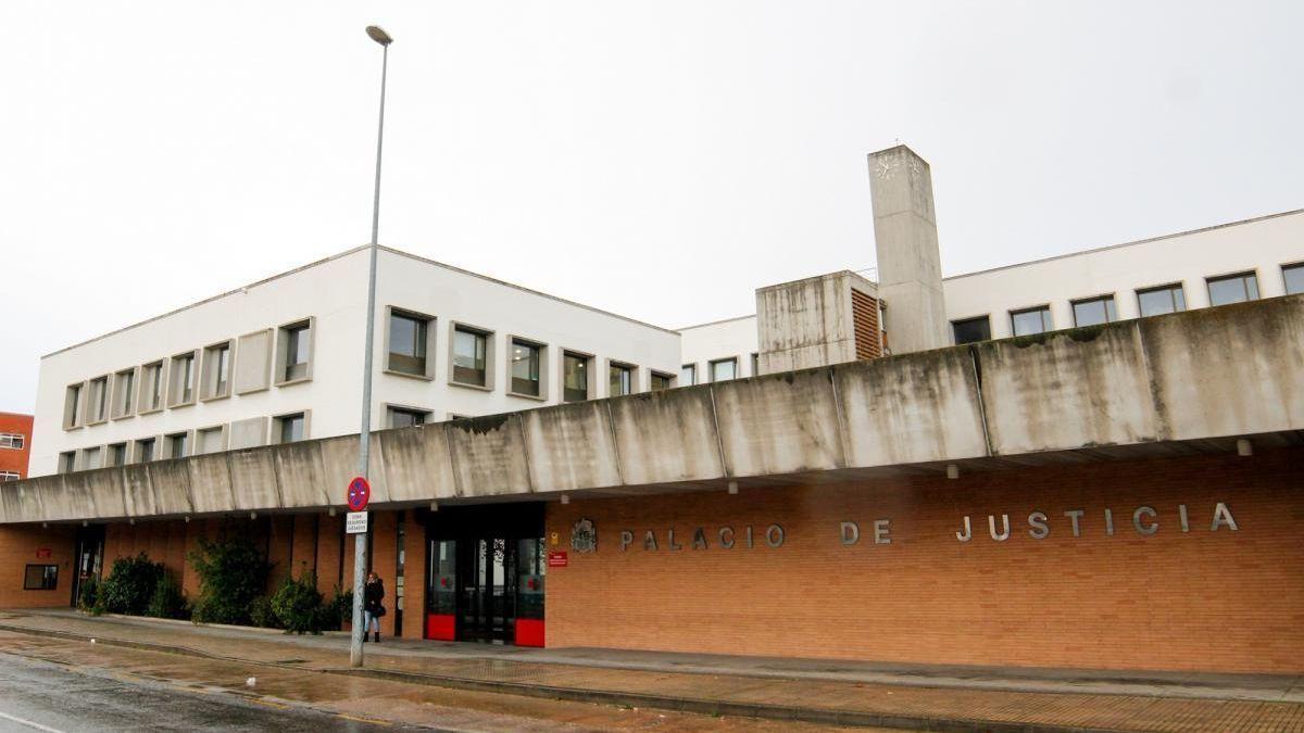 Palacio de Justicia de Mérida, en la avenida de las Comunidades.