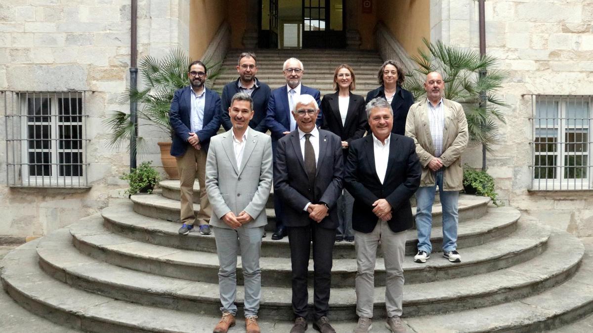 El conseller de Salut, Manel Balcells, amb els gerents dels hospitals de la regió sanitària de Girona.