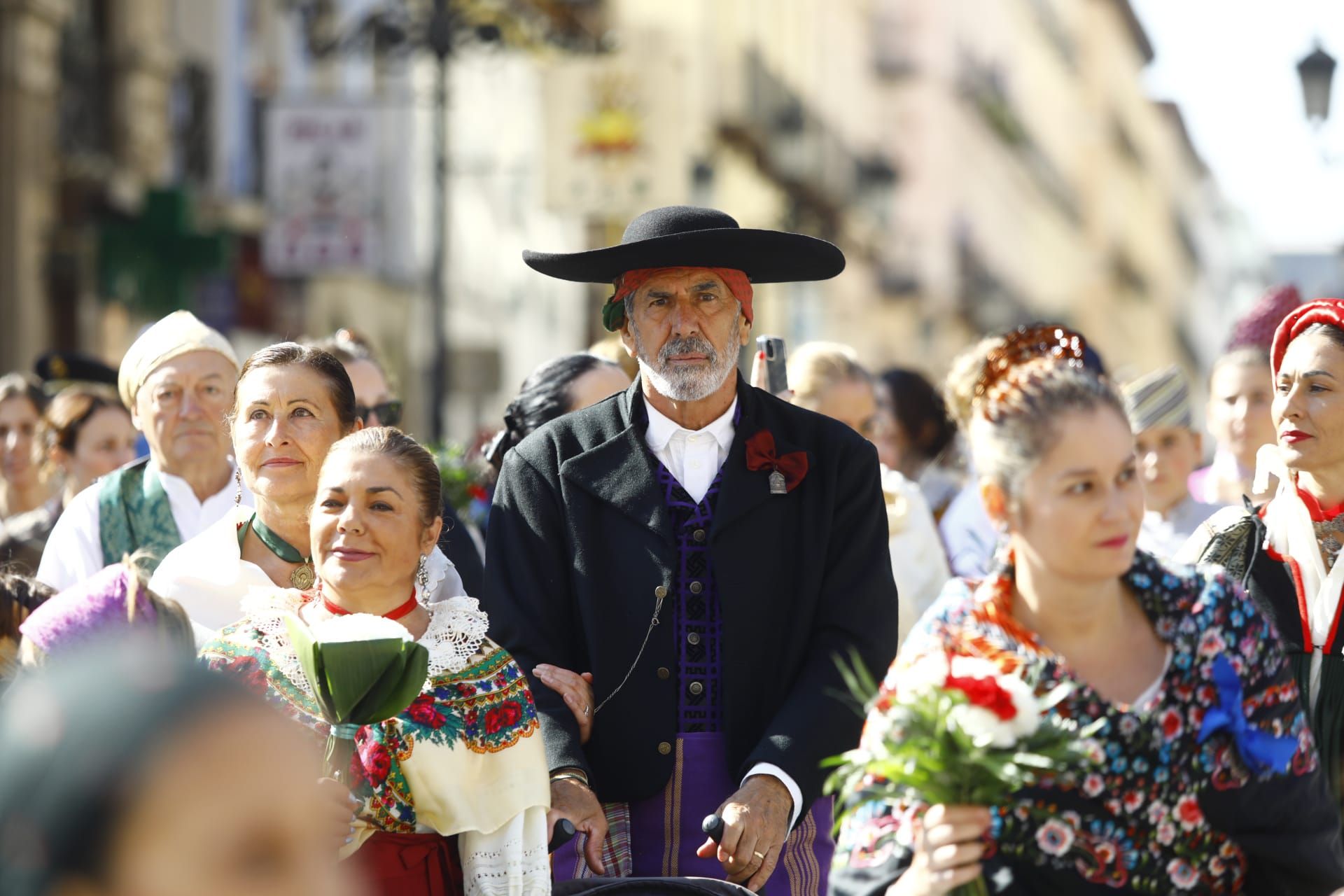 En imágenes | La Ofrenda de Flores a la Virgen del Pilar 2023 en Zaragoza (I)