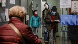 La pujada de contagis de grip frena, però els CAP segueixen saturats