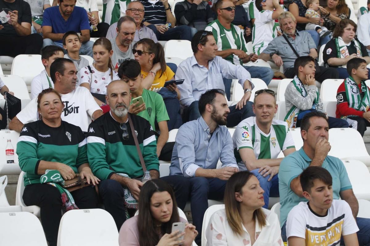 Los aficionados del Córdoba CF en el Arcángel