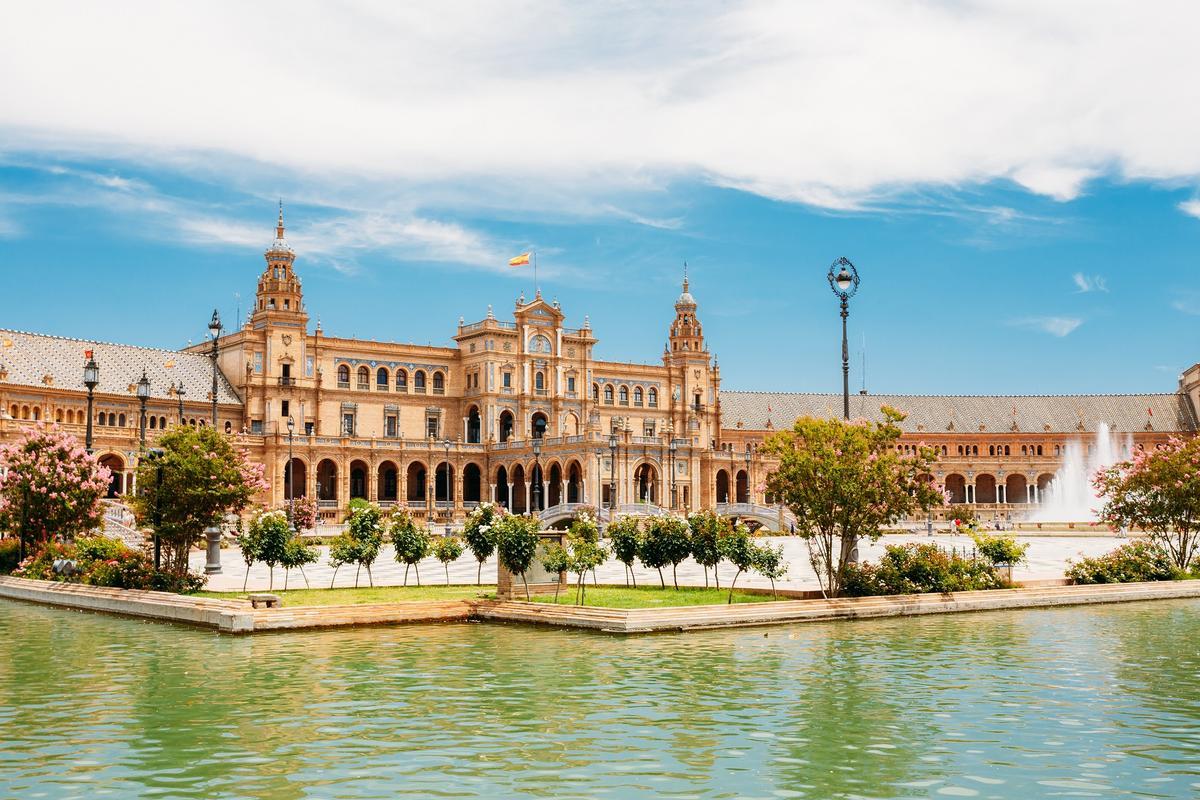 Andalucía, además de ciudades históricas, cuenta con una gastronomía característica.