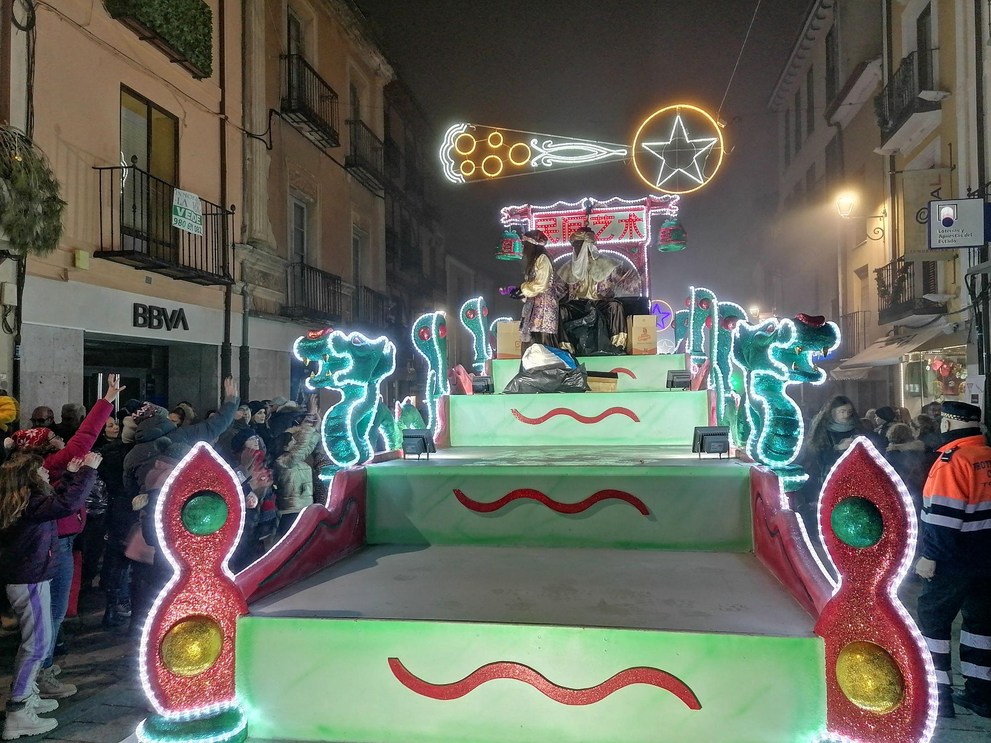 Los Reyes Magos regalan ilusión en Toro