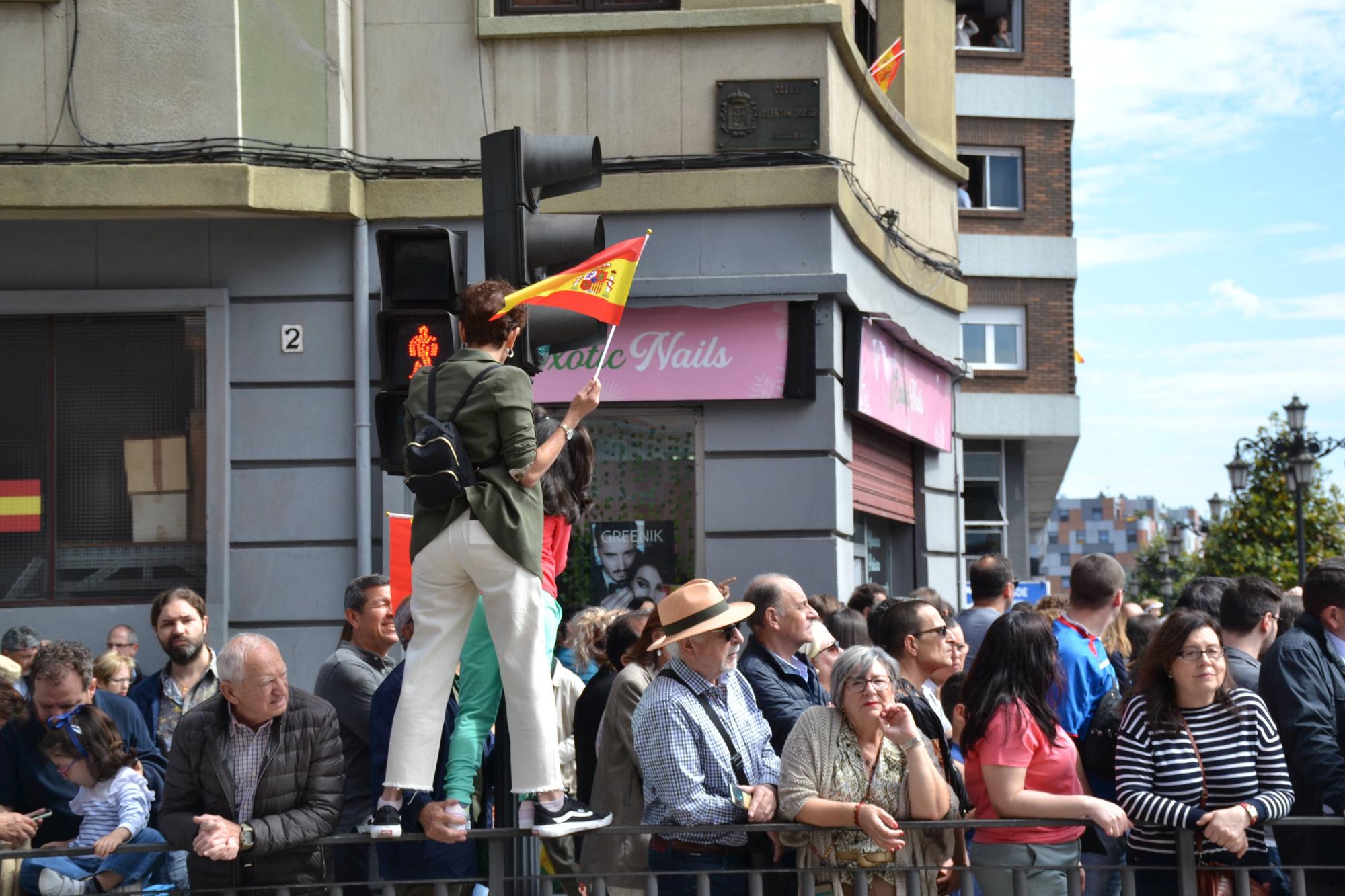 EN IMÁGENES: Así fue el multitudinario desfile en Oviedo por el Día de las Fuerzas Armadas