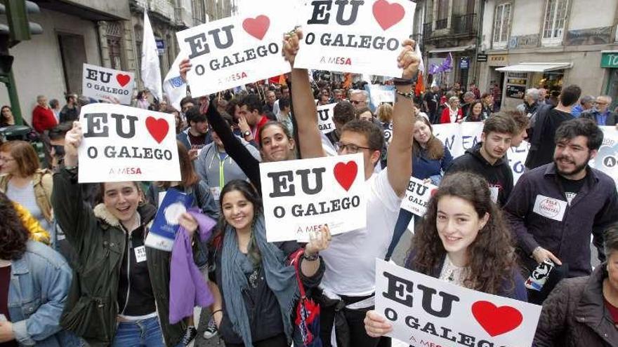 Manifestantes en Santiago de Compostela, onte. // Xoán Álvarez