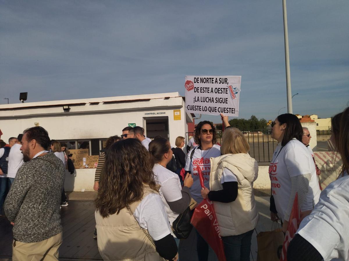 Manifestación contra el cierre de la histórica factoria de Bimbo en El ...