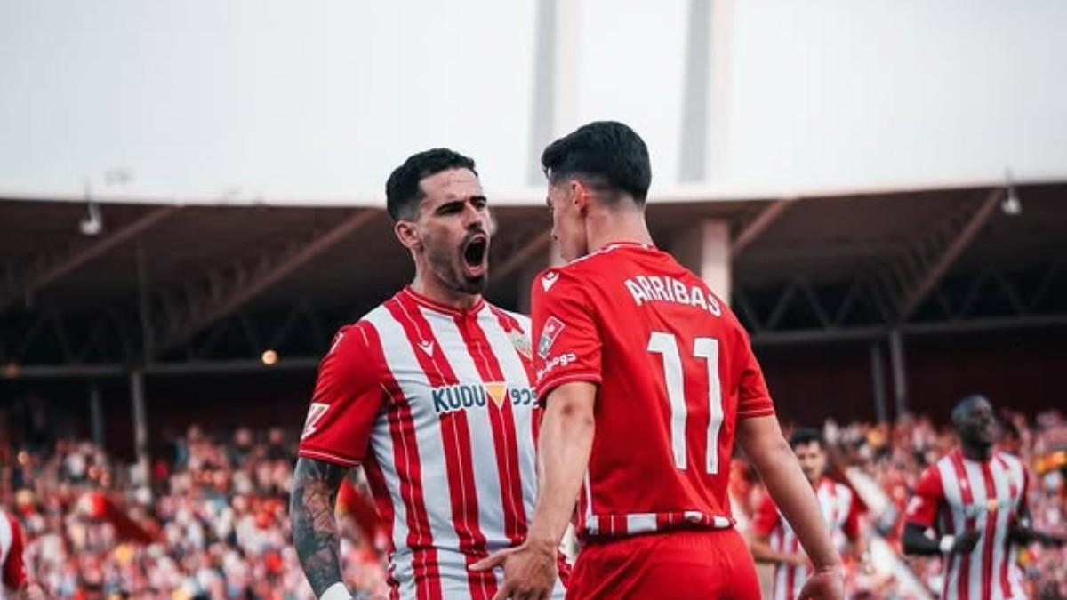 El Almería consiguió un valioso empate en el partido de ida