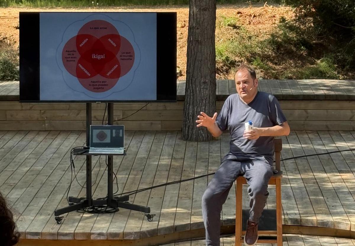 Francesc Miralles ofreció una ponencia sobre nuevas formas de habitar el propio cuerpo
