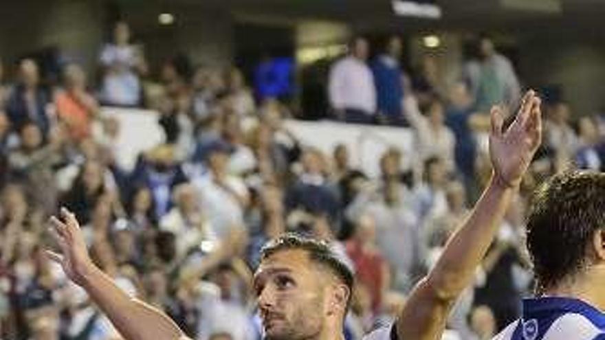 Lucas celebra un gol.